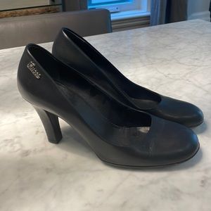 Gucci leather pumps 38.5